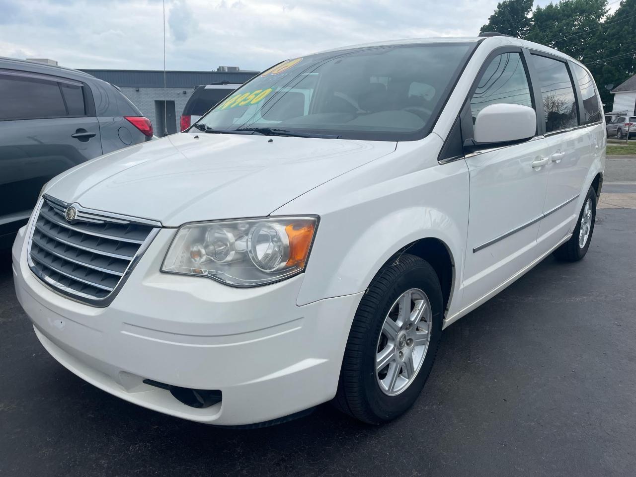 Chrysler Town & Country Touring 2010