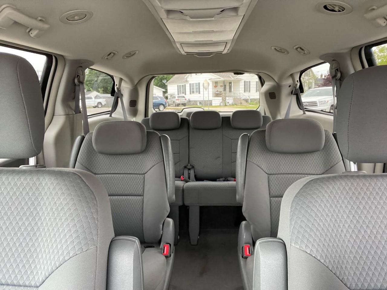 Chrysler Town & Country Touring 2010