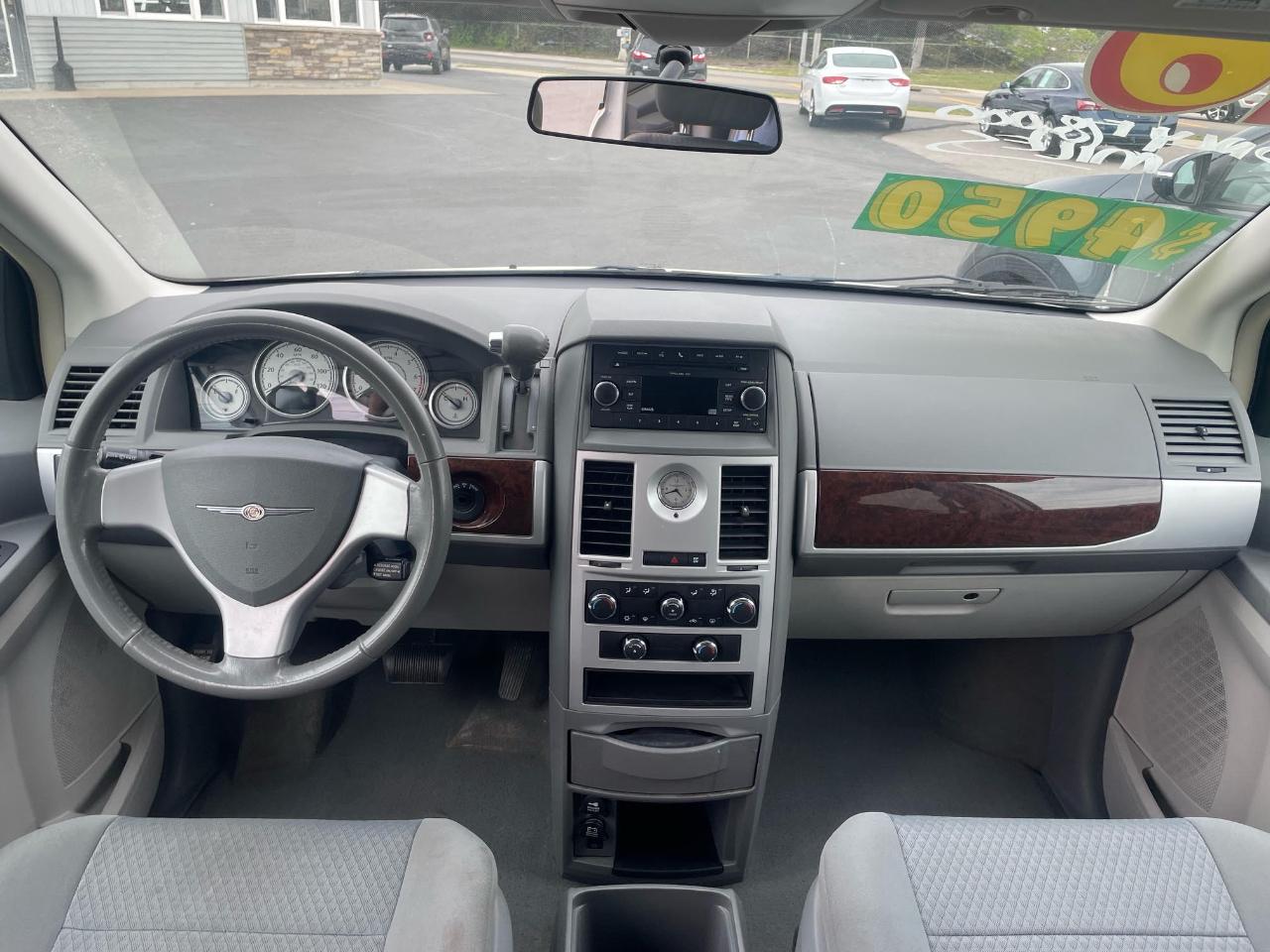 Chrysler Town & Country Touring 2010