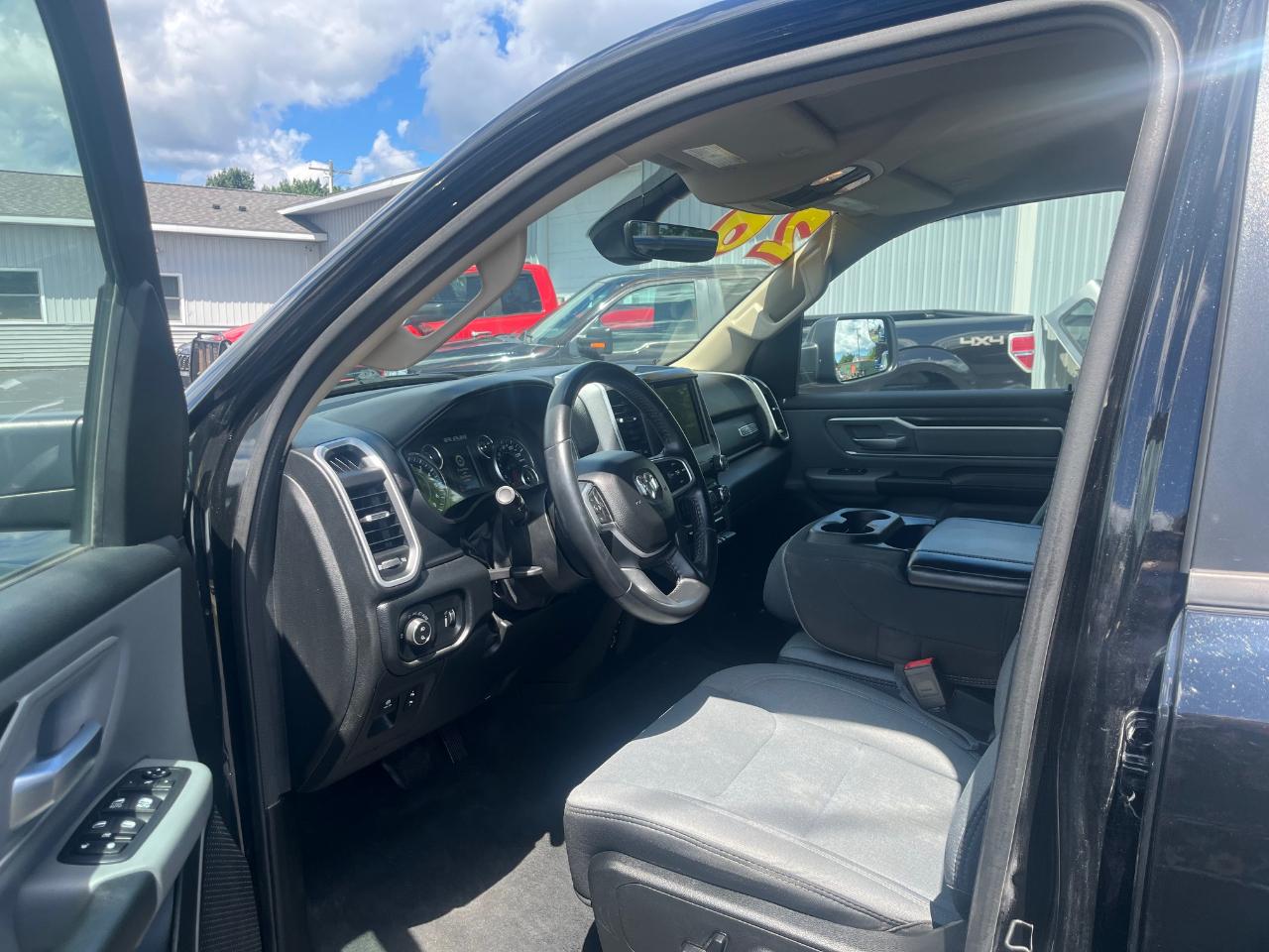 RAM 1500 Big Horn Crew Cab SWB 4WD 2020