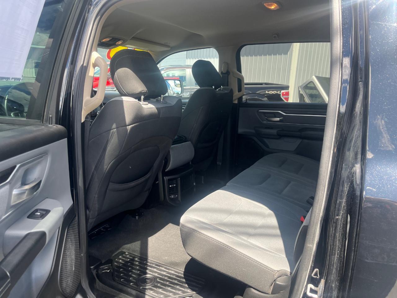RAM 1500 Big Horn Crew Cab SWB 4WD 2020