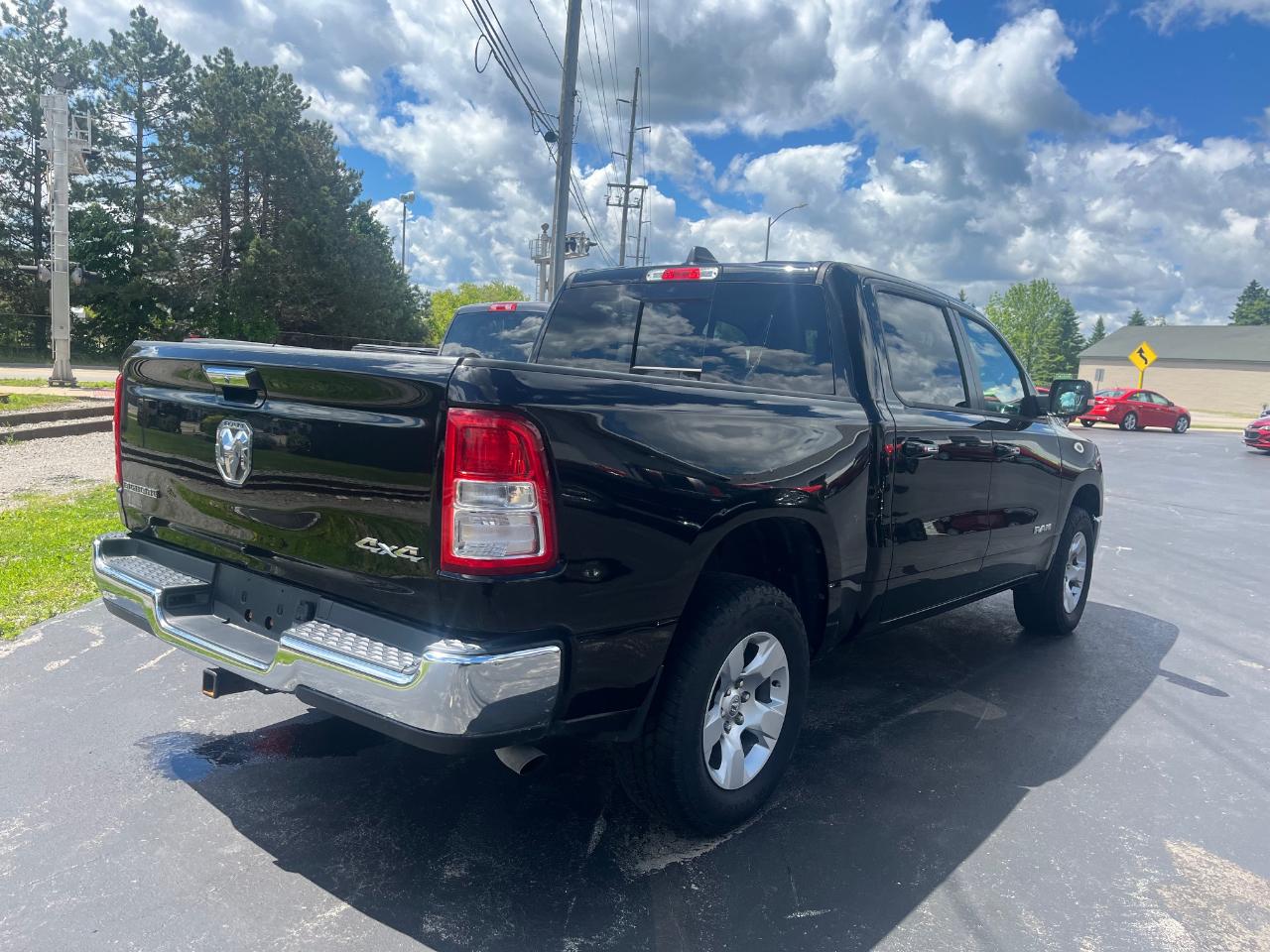 RAM 1500 Big Horn Crew Cab SWB 4WD 2020