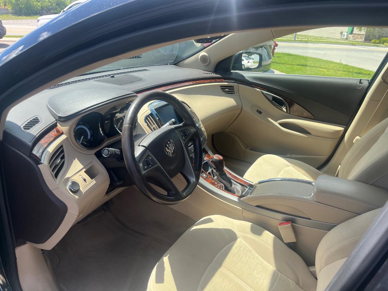 Buick LaCrosse Base 2013