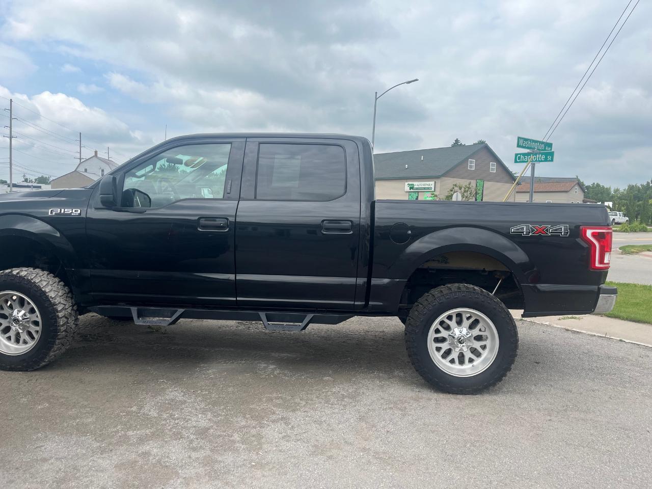 Ford F-150 XL SuperCrew 5.5-ft. Bed 4WD 2015