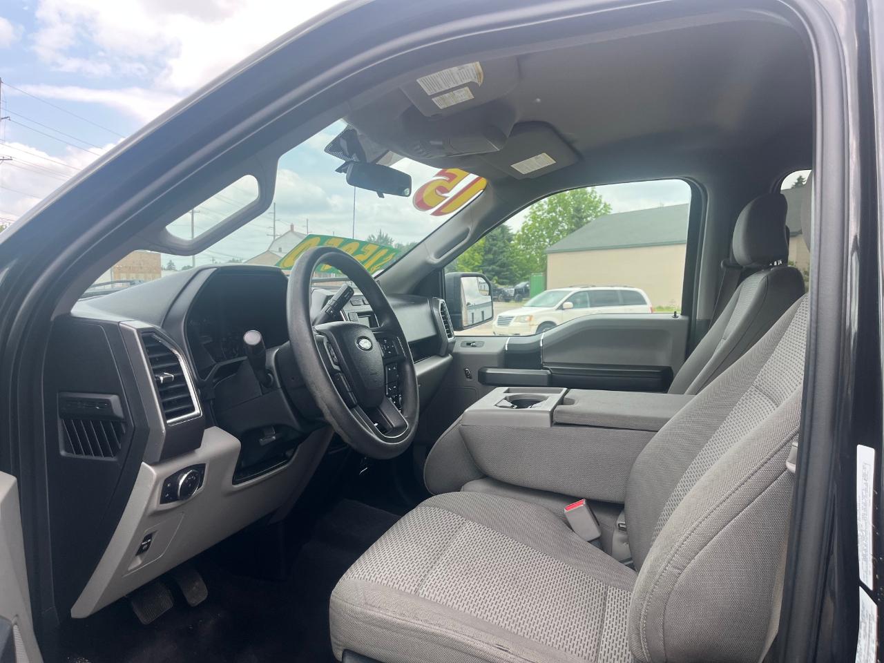 Ford F-150 XL SuperCrew 5.5-ft. Bed 4WD 2015