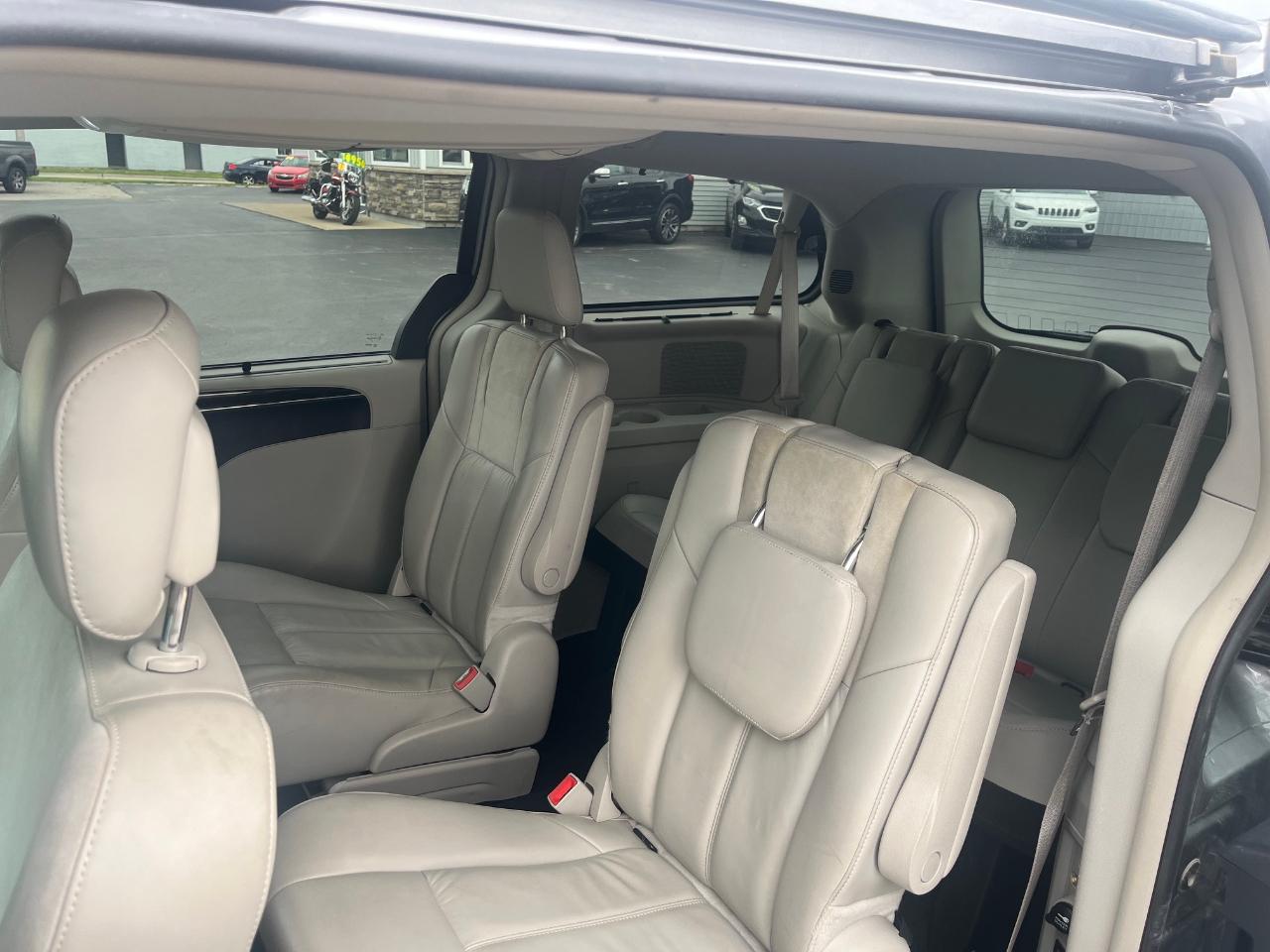 Chrysler Town & Country Limited Platinum 2016