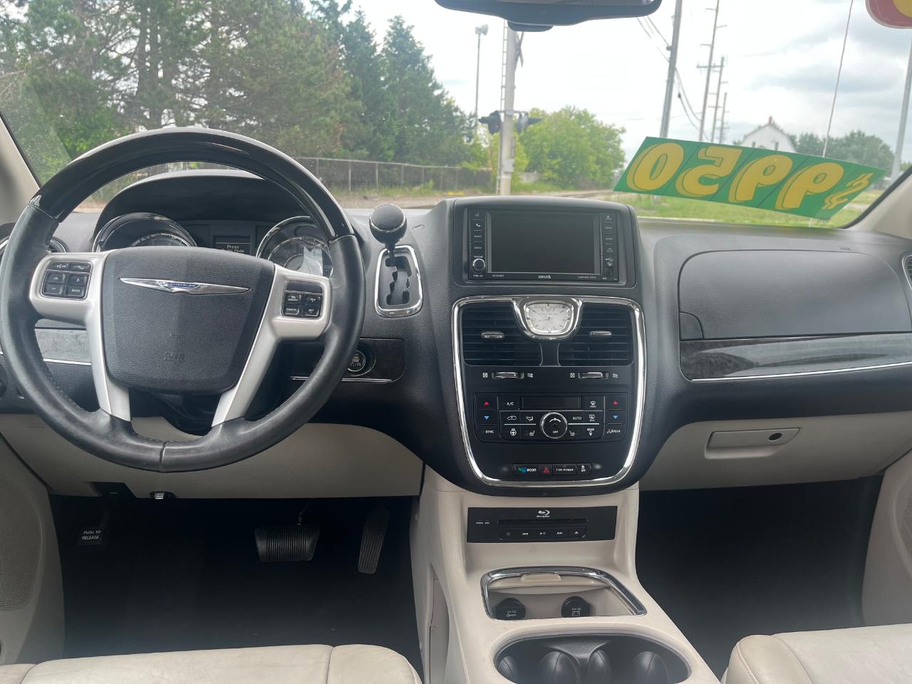 Chrysler Town & Country Limited Platinum 2016