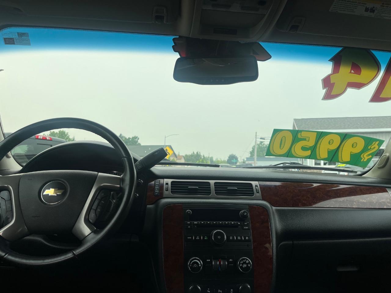 Chevrolet Suburban LS 1500 4WD 2014