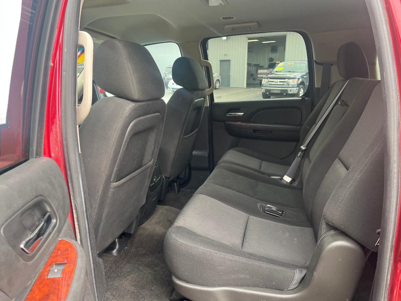 Chevrolet Suburban LS 1500 4WD 2014