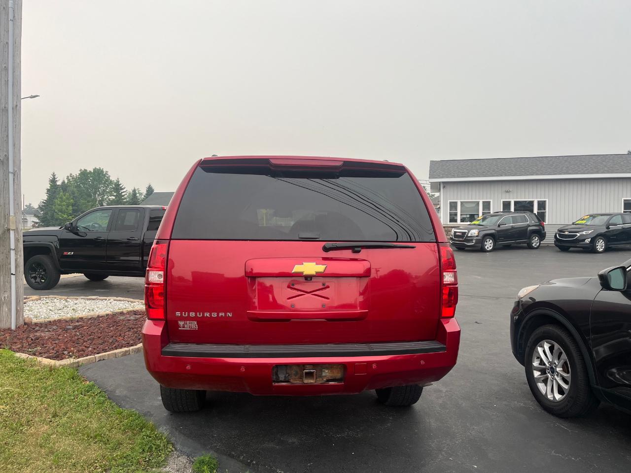 Chevrolet Suburban LS 1500 4WD 2014