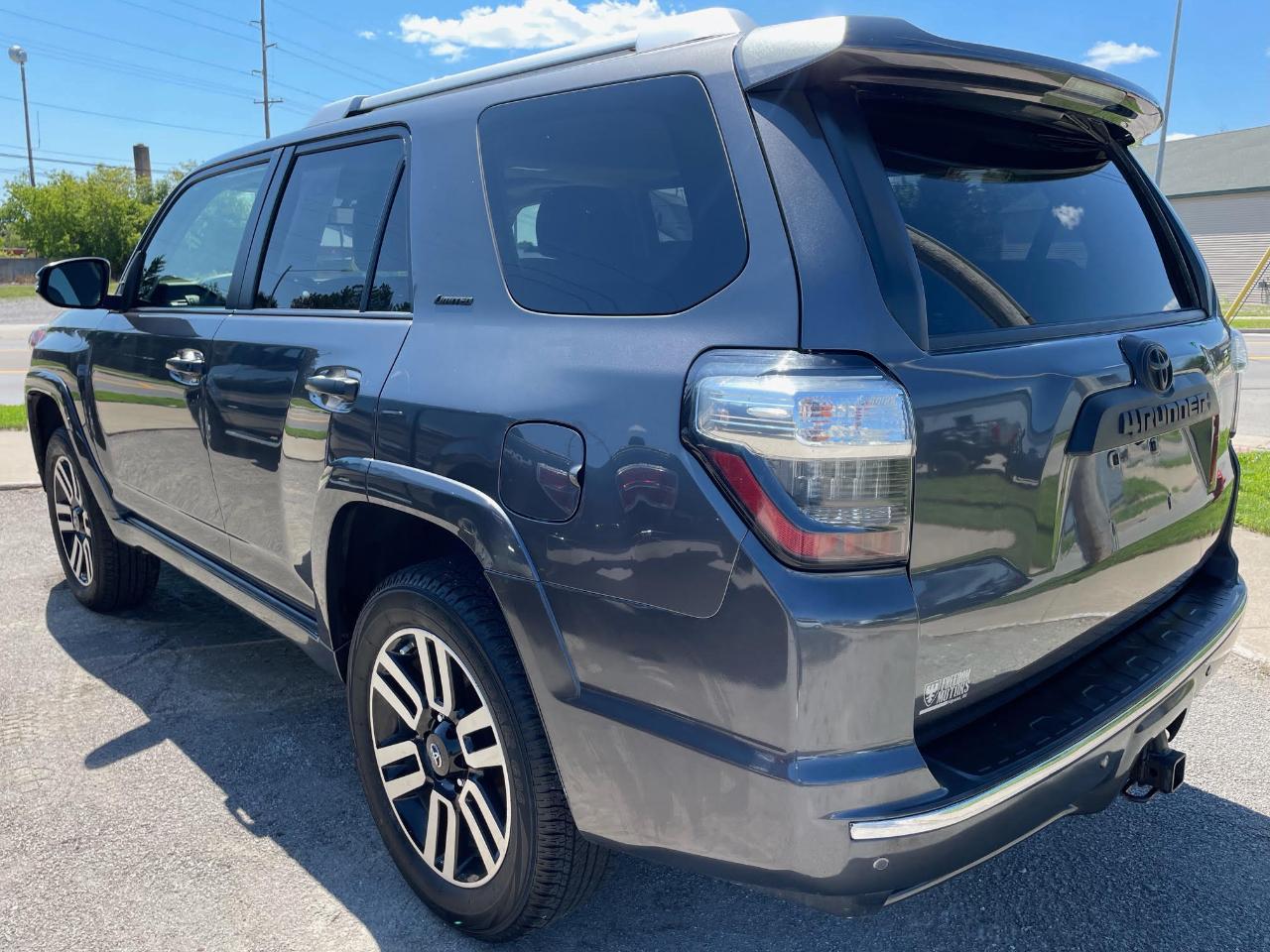 Toyota 4Runner SR5 4WD 2015