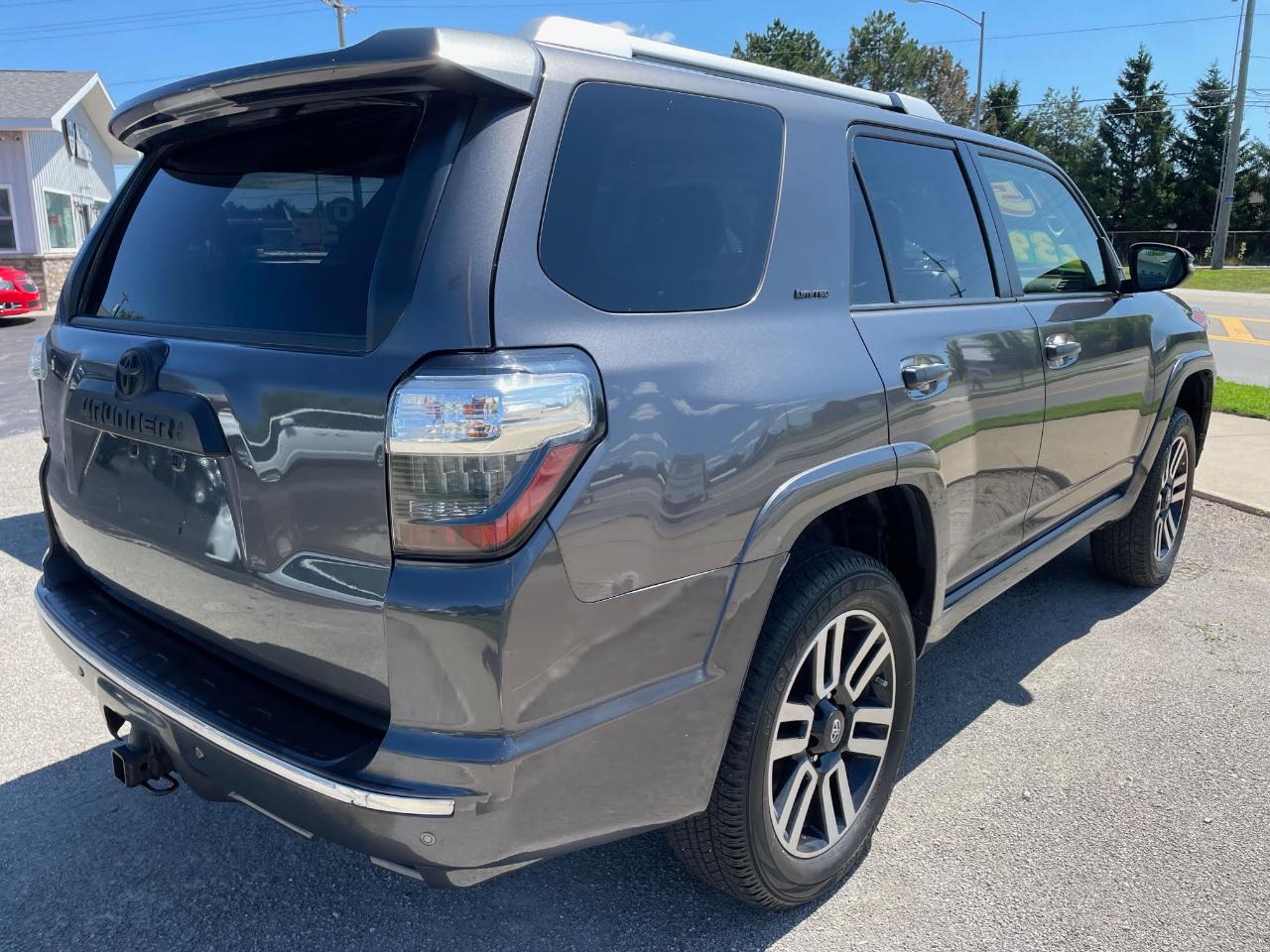 Toyota 4Runner SR5 4WD 2015