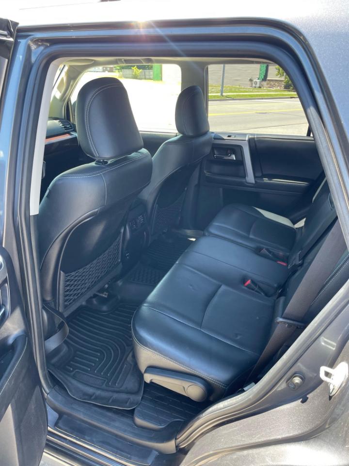 Toyota 4Runner SR5 4WD 2015