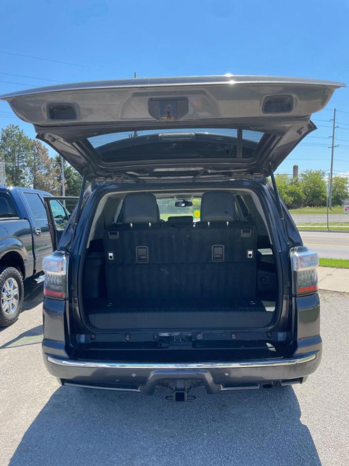 Toyota 4Runner SR5 4WD 2015