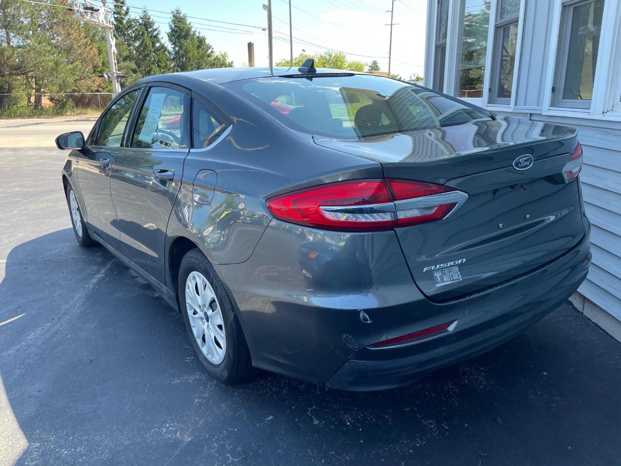 Ford Fusion S 2020