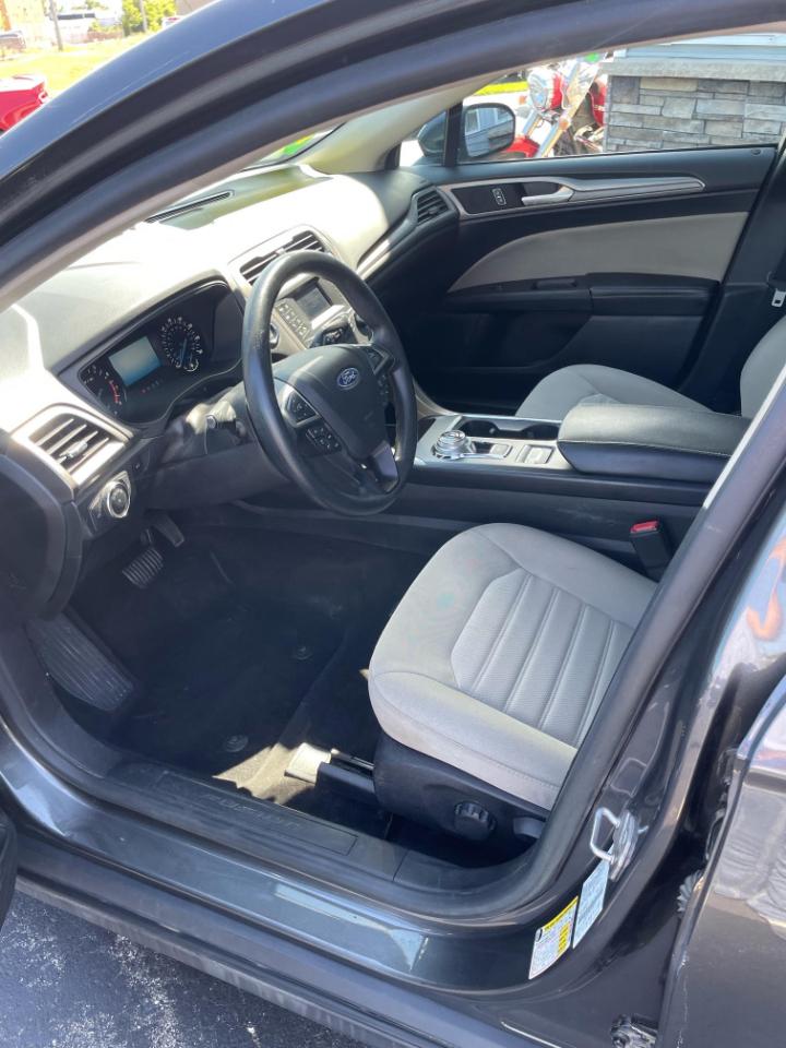 Ford Fusion S 2020