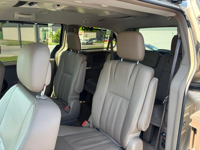 Chrysler Town & Country Touring-L 2015