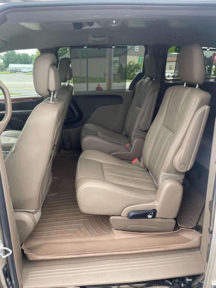 Chrysler Town & Country Touring-L 2015