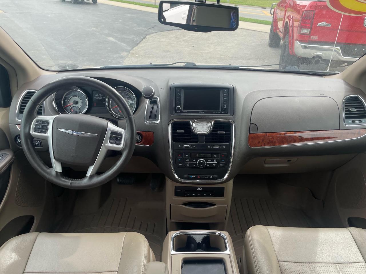 Chrysler Town & Country Touring-L 2015