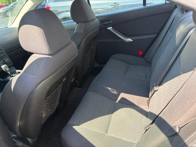 Pontiac G6 Base 2010
