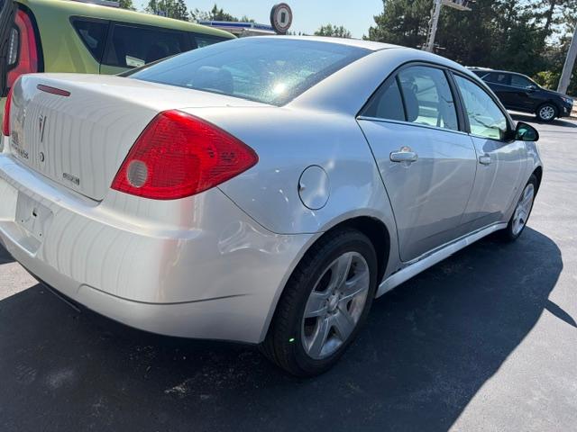 Pontiac G6 Base 2010