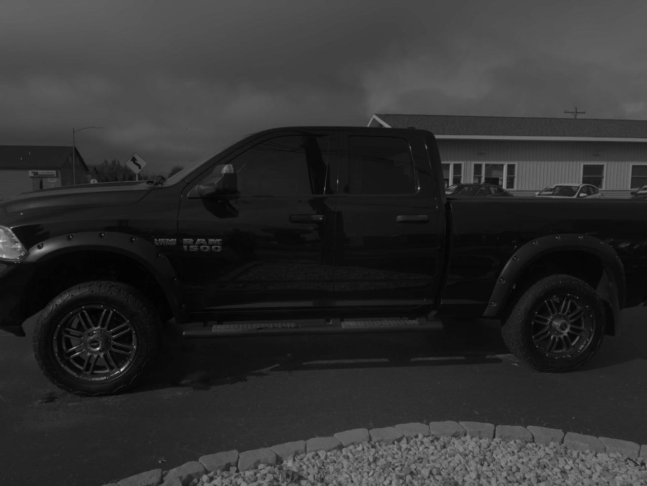RAM 1500 Tradesman Quad Cab 4WD 2015