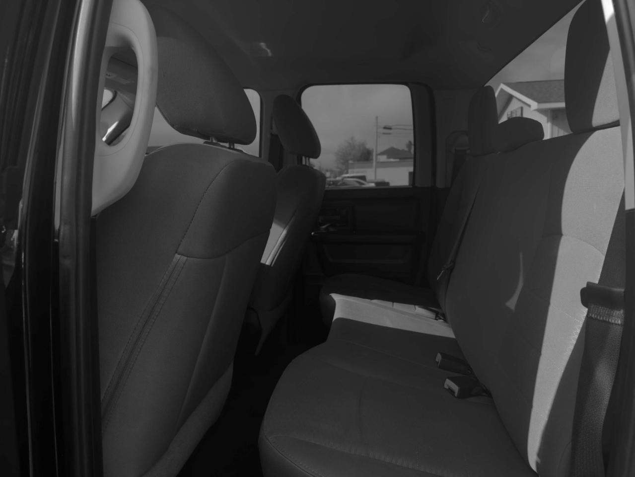 RAM 1500 Tradesman Quad Cab 4WD 2015