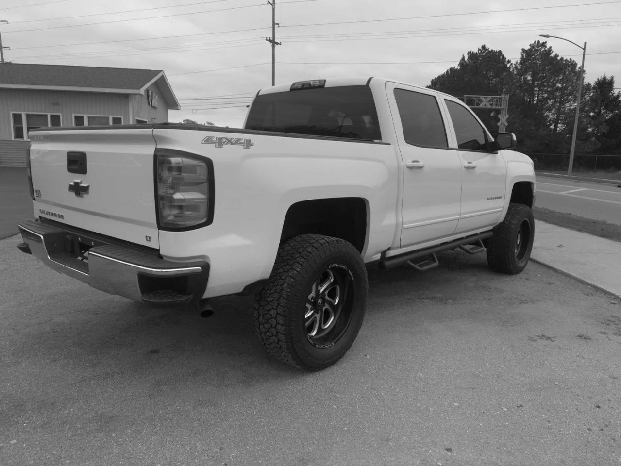 Chevrolet Silverado 1500 LT Crew Cab Long Box 4WD 2016