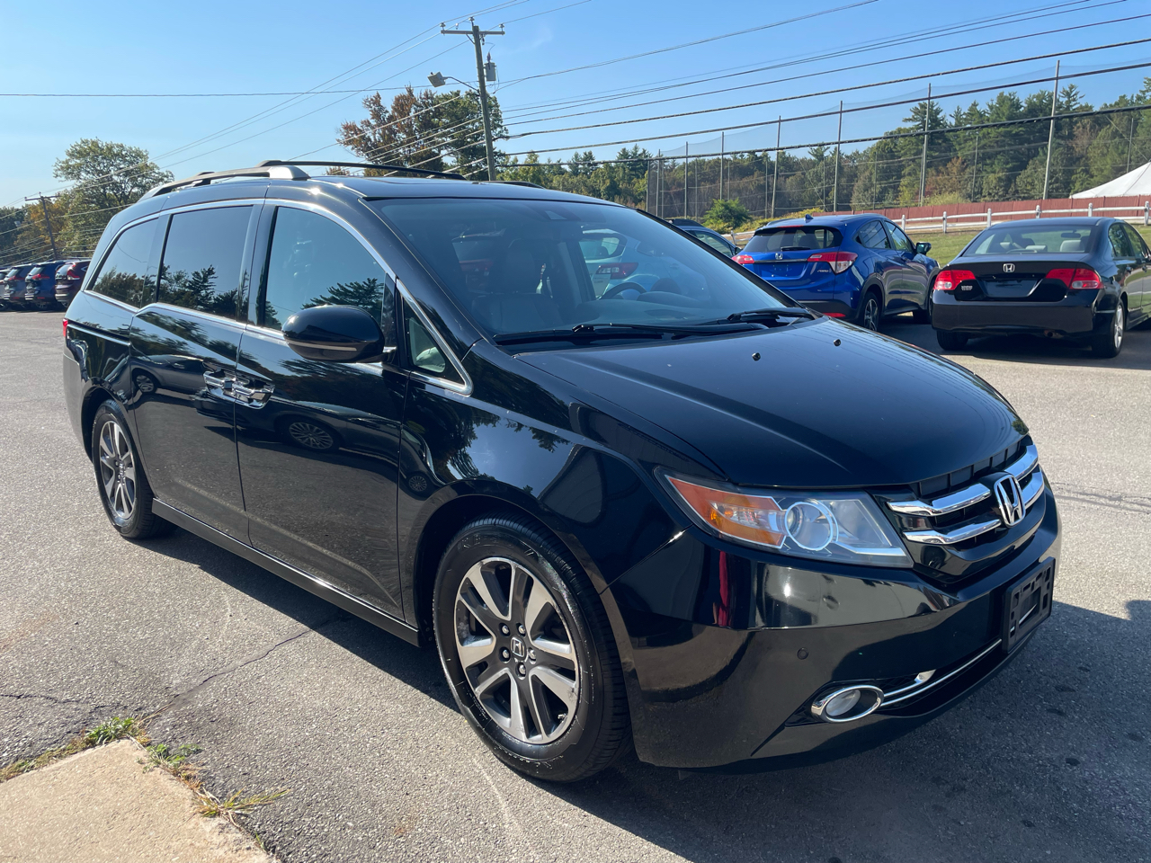 2015 Honda Odyssey Touring Elite photo 2