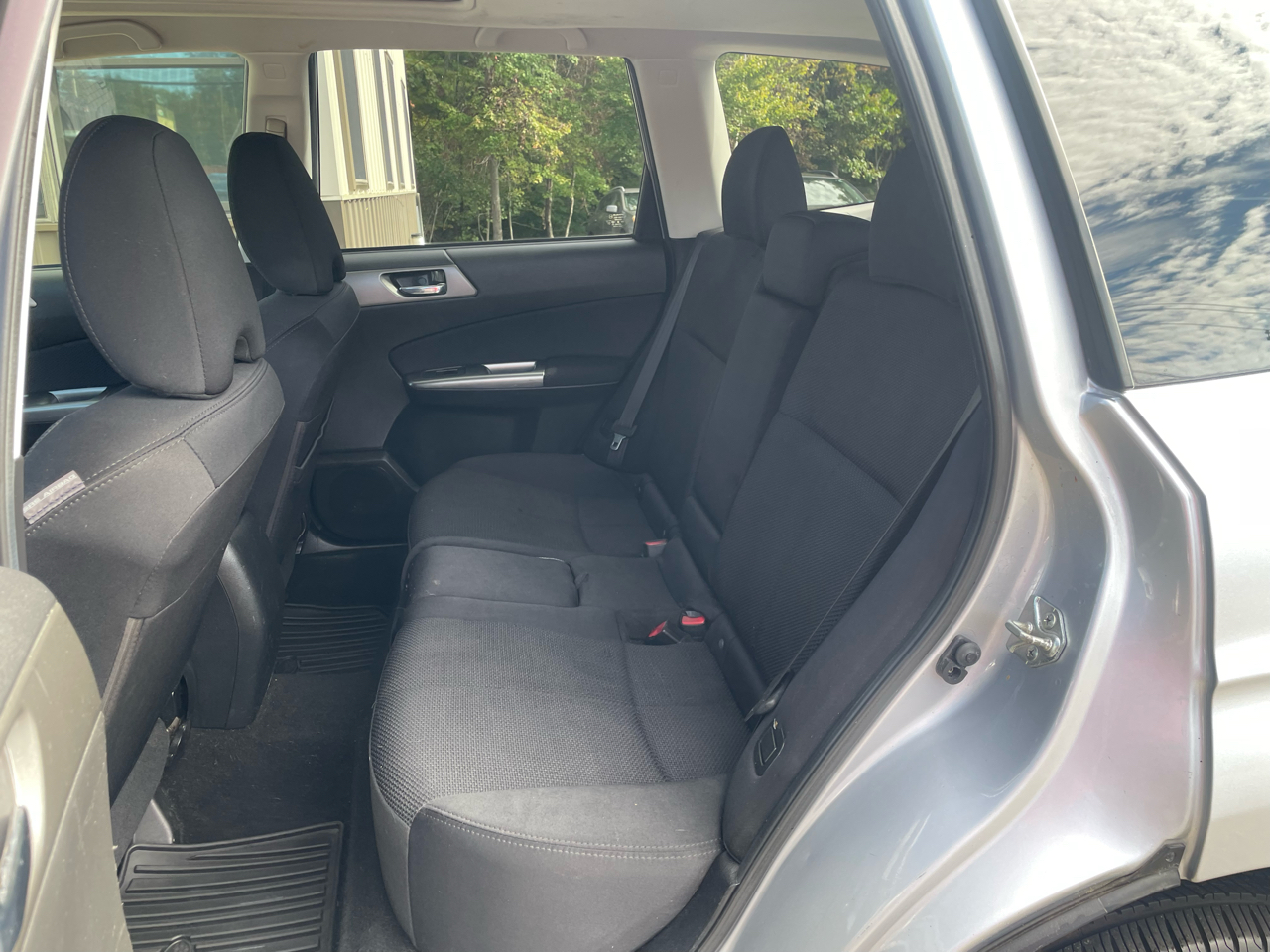 2012 Subaru Forester 2.5X Premium photo 9