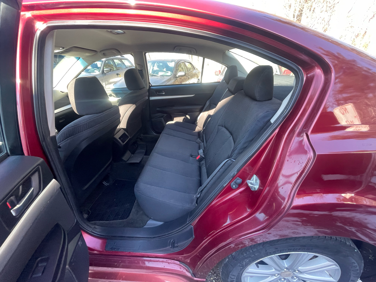 Subaru Legacy 4dr Sdn H4 Auto 2.5i Premium 2012