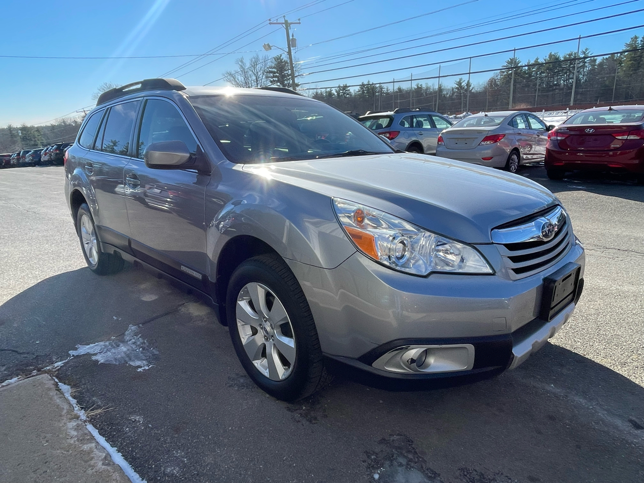 2011 Subaru Outback 2.5i Limited photo 2