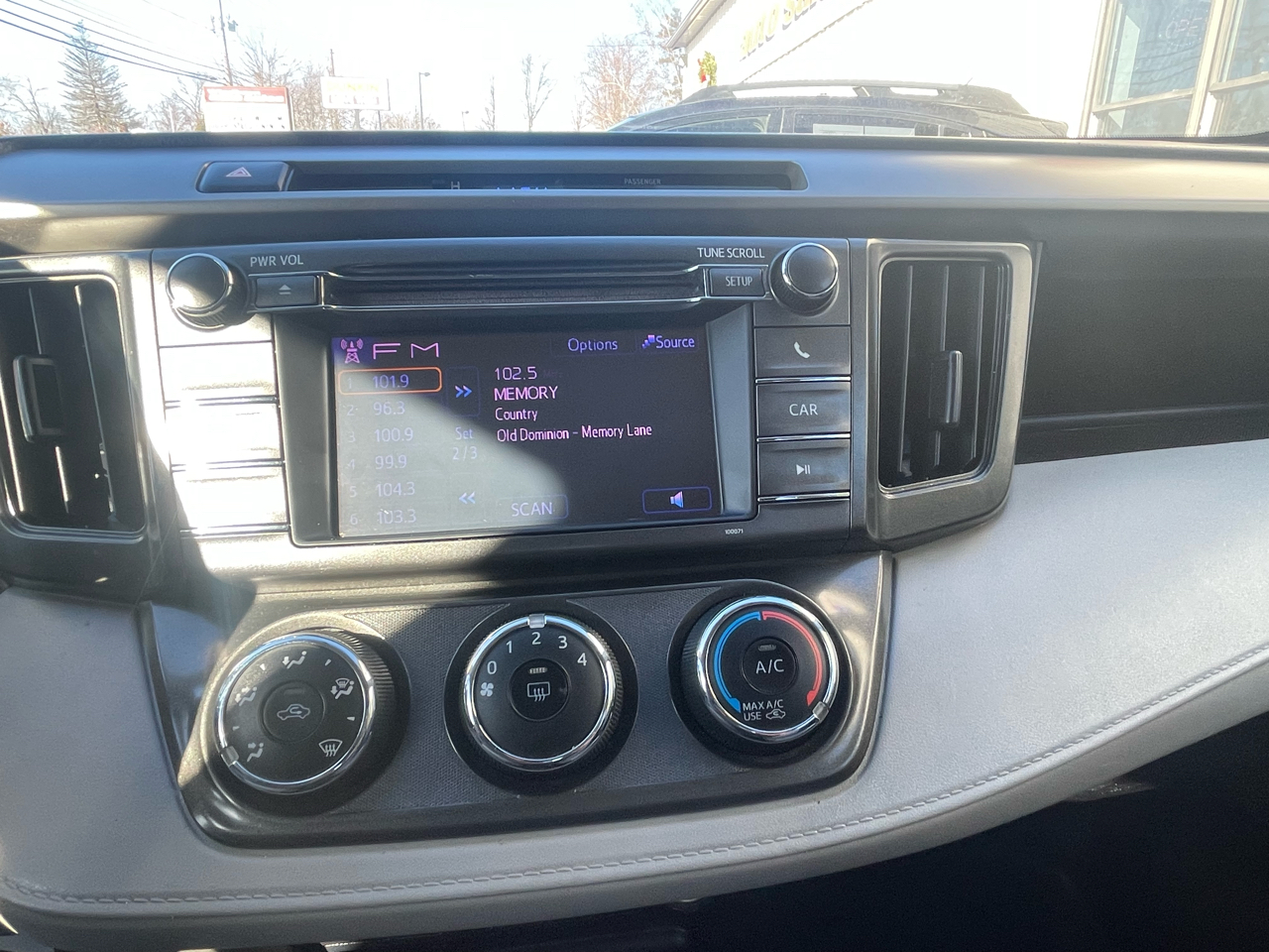 Toyota RAV4 AWD 4dr LE (Natl) 2013