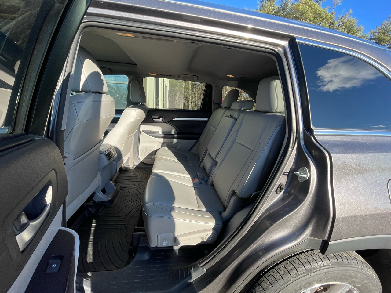 Toyota Highlander AWD 4dr V6 XLE (Natl) 2015