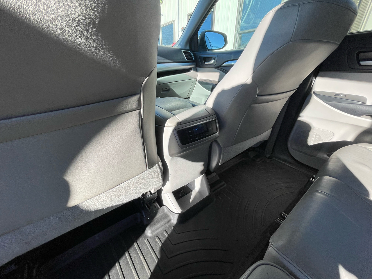 Toyota Highlander AWD 4dr V6 XLE (Natl) 2015