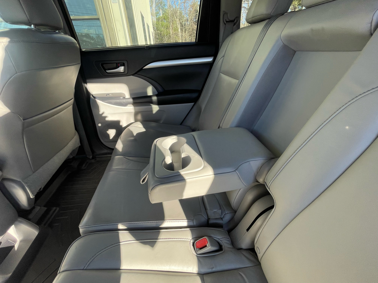 Toyota Highlander AWD 4dr V6 XLE (Natl) 2015