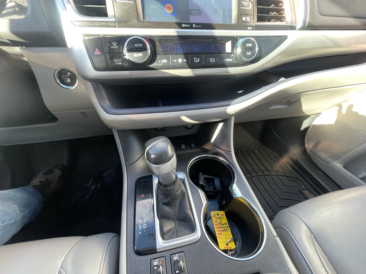 Toyota Highlander AWD 4dr V6 XLE (Natl) 2015