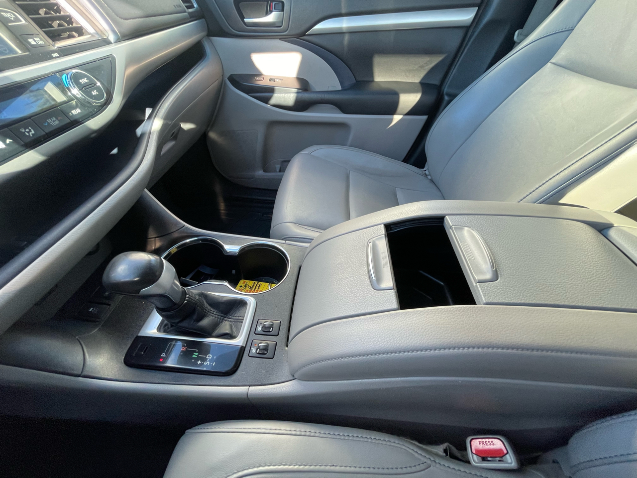 Toyota Highlander AWD 4dr V6 XLE (Natl) 2015