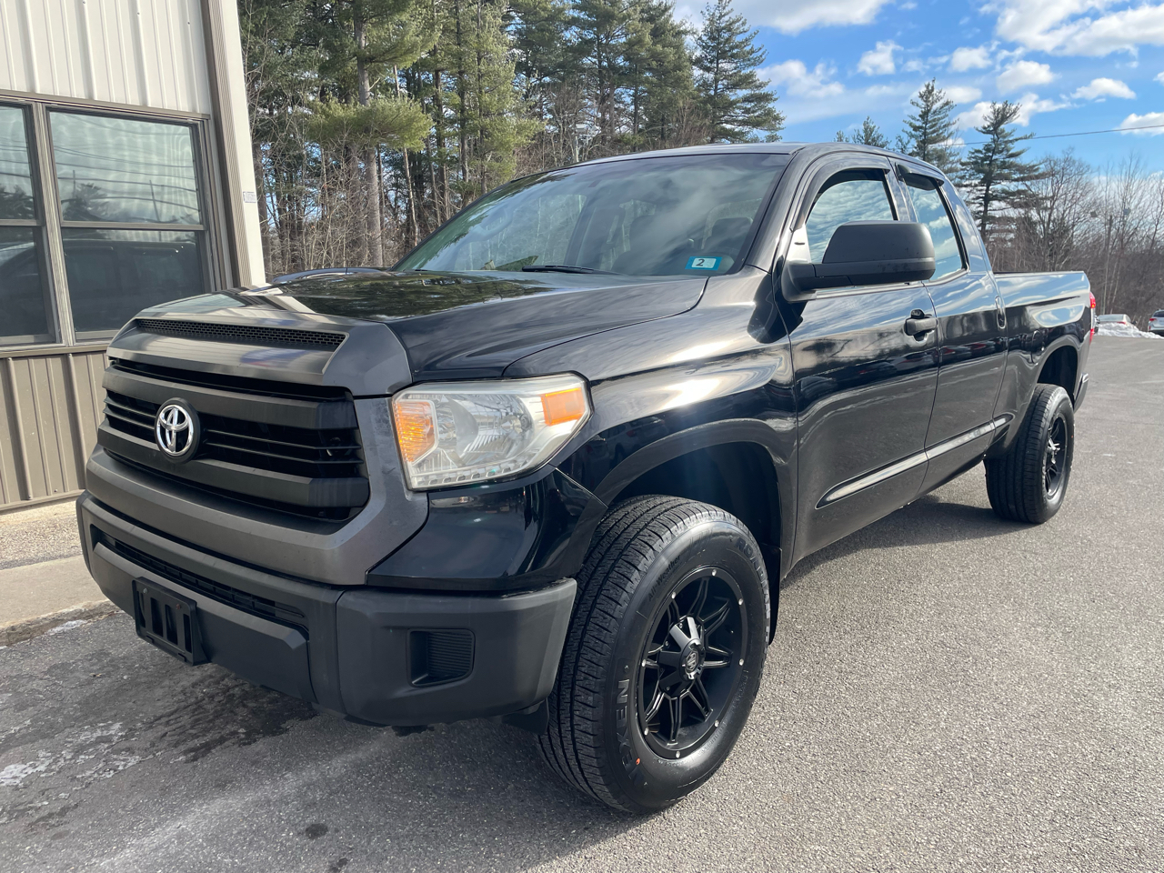 2014 Toyota Tundra 4WD Truck Double Cab 4.6L V8 6-Spd AT SR (Natl)