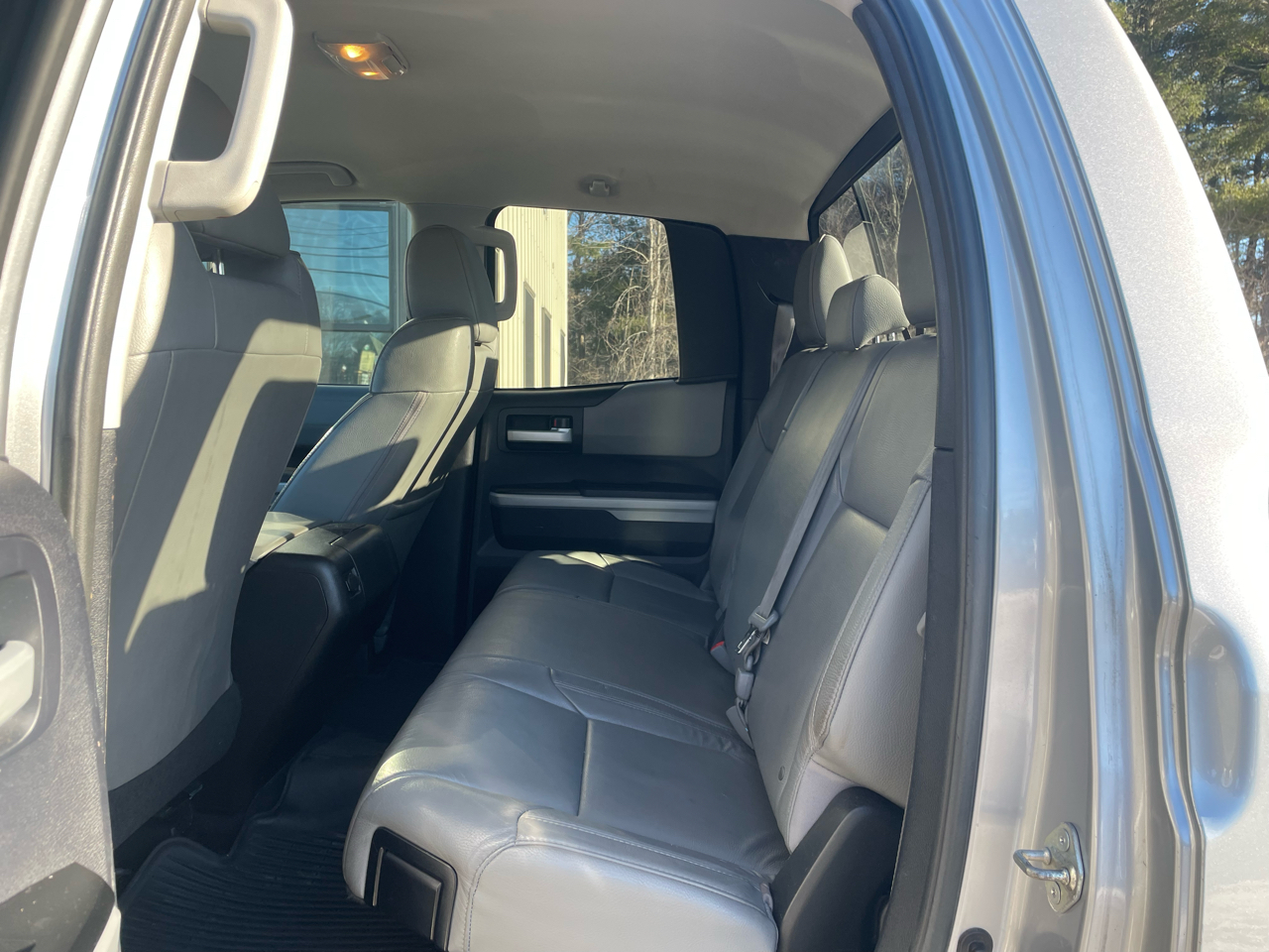 Toyota Tundra Limited 5.7L Double Cab 4WD 2015