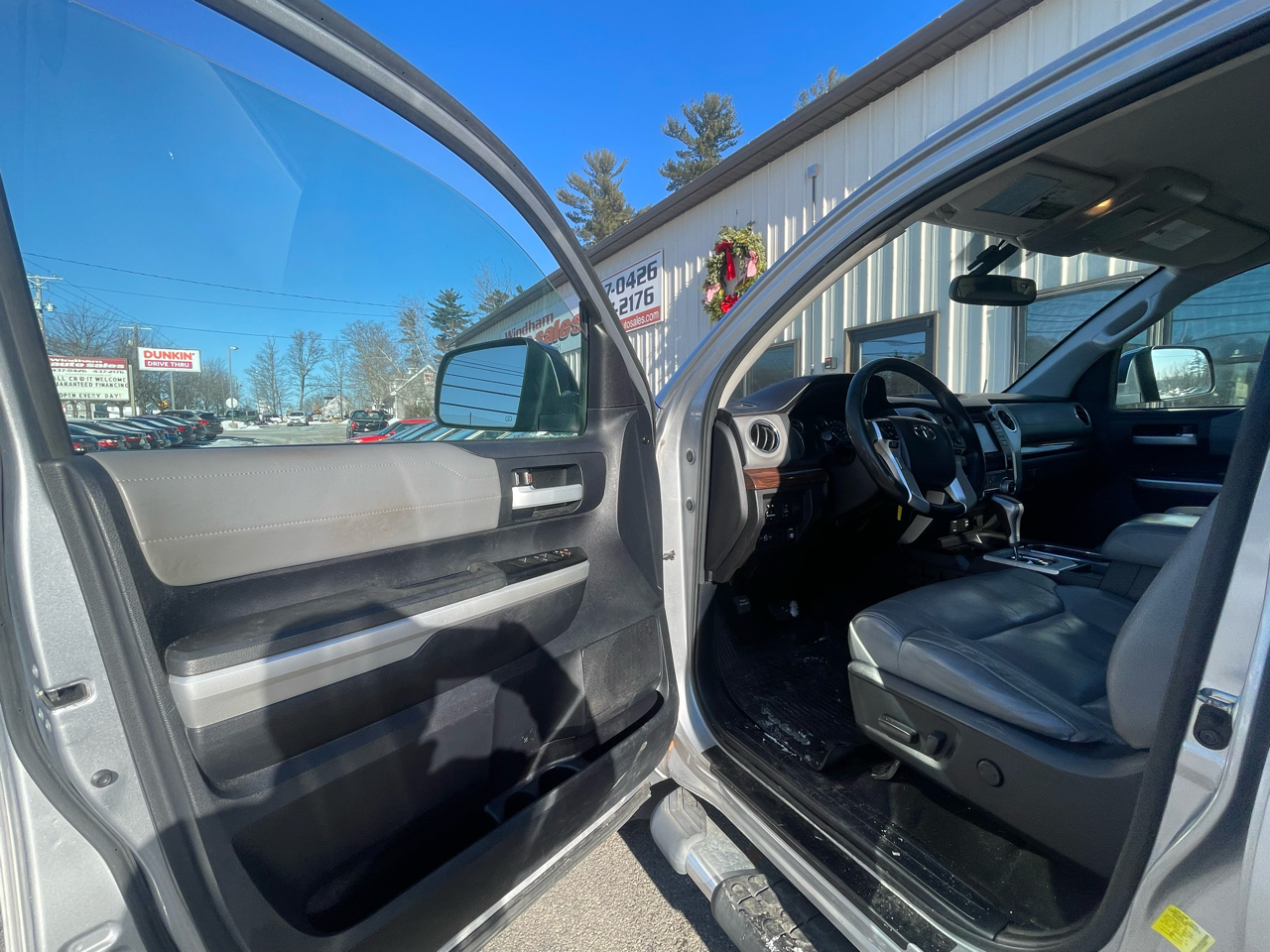 Toyota Tundra Limited 5.7L Double Cab 4WD 2015