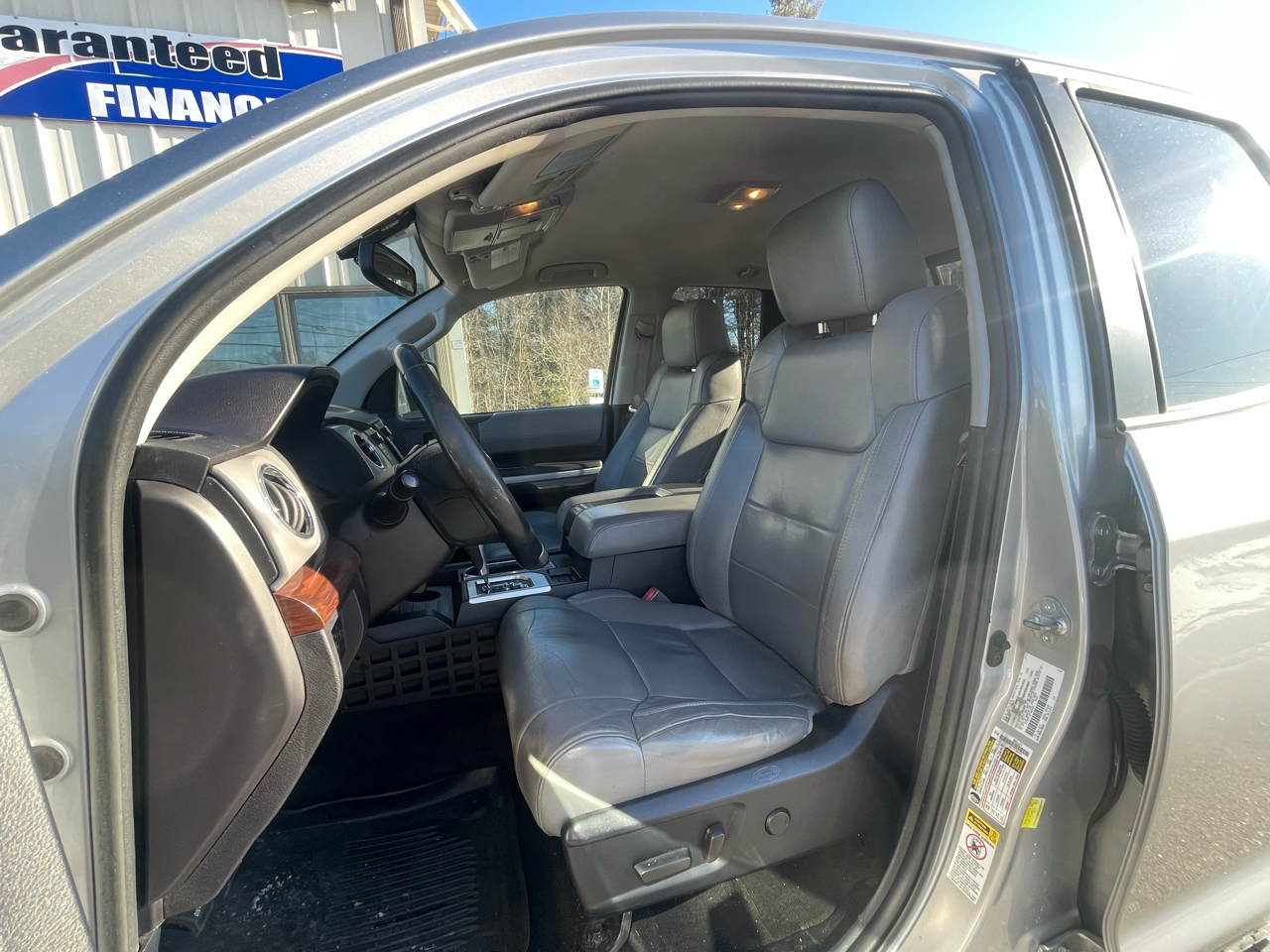 Toyota Tundra Limited 5.7L Double Cab 4WD 2015