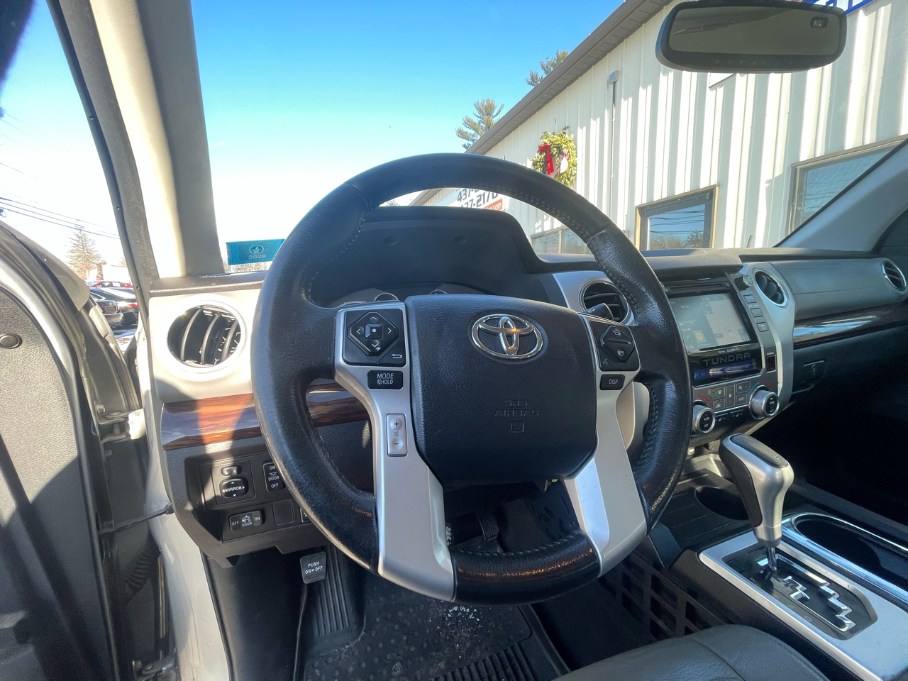 Toyota Tundra Limited 5.7L Double Cab 4WD 2015