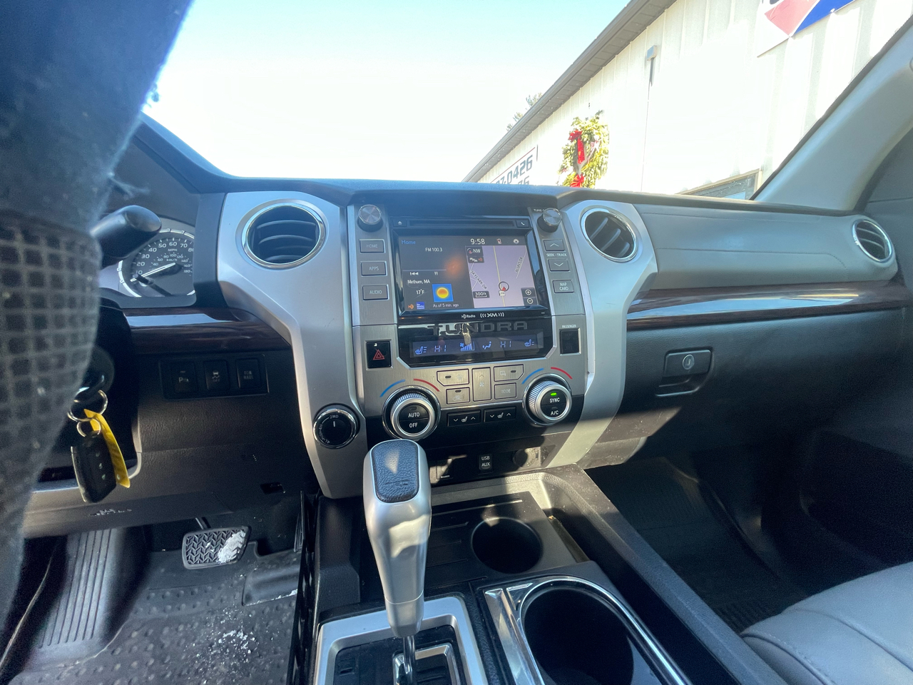 Toyota Tundra Limited 5.7L Double Cab 4WD 2015