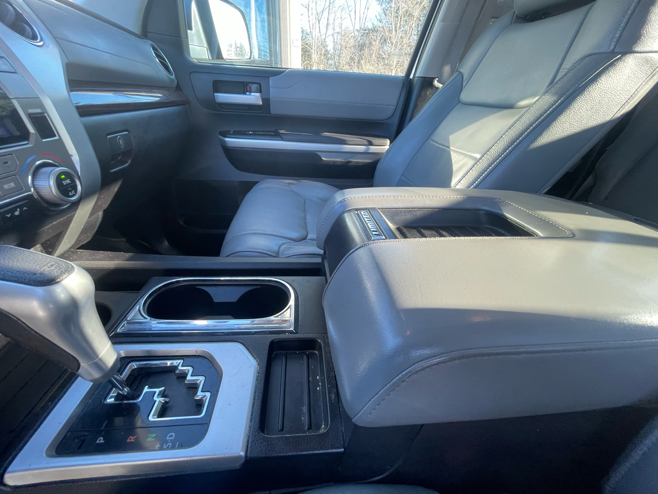 Toyota Tundra Limited 5.7L Double Cab 4WD 2015