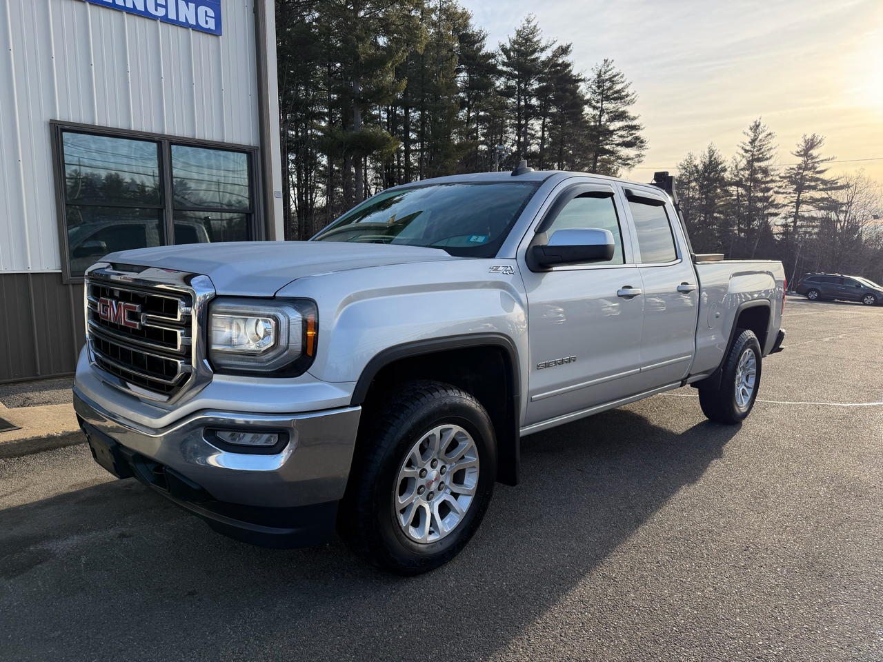 2017 GMC Sierra 1500 4WD Double Cab 143.5" SLE