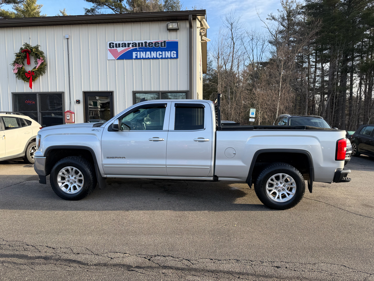 GMC Sierra 1500 4WD Double Cab 143.5" SLE 2017