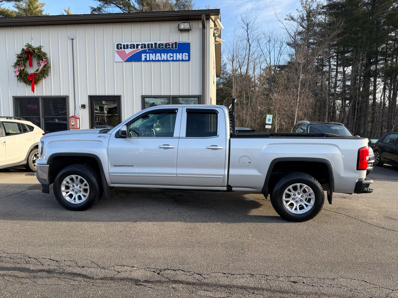 GMC Sierra 1500 4WD Double Cab 143.5" SLE 2017