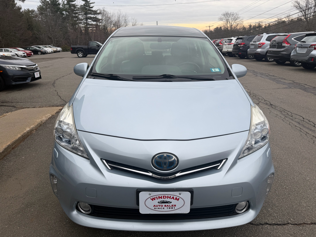 Toyota Prius V 5dr Wgn Two (Natl) 2013