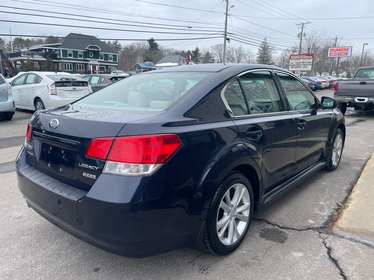 Subaru Legacy 4dr Sdn H4 Auto 2.5i Premium 2013